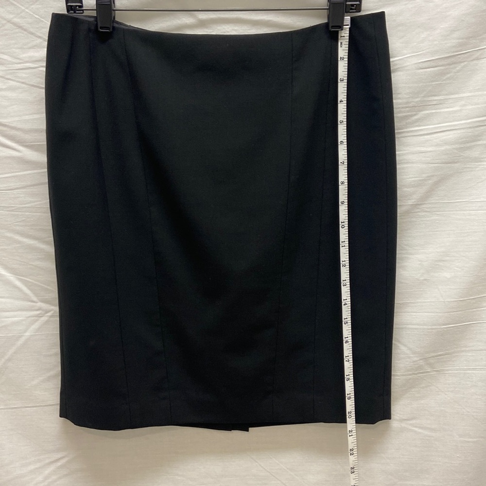 Black Anne Klein knee length pencil skirt